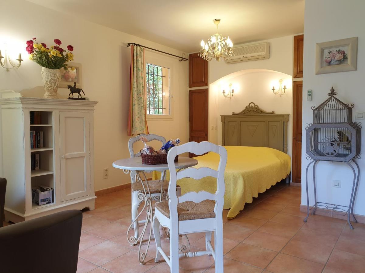 Residence A Merula Calvi  Zewnętrze zdjęcie