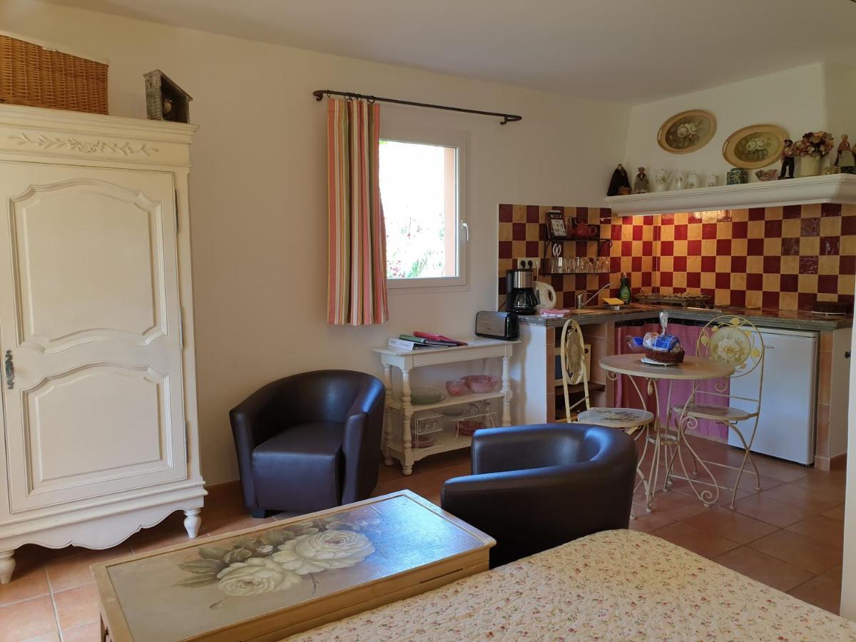Residence A Merula Calvi  Zewnętrze zdjęcie