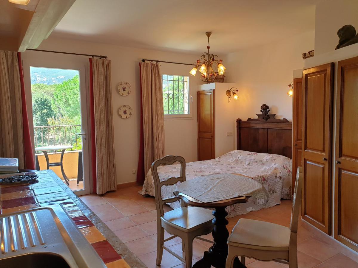 Residence A Merula Calvi  Zewnętrze zdjęcie