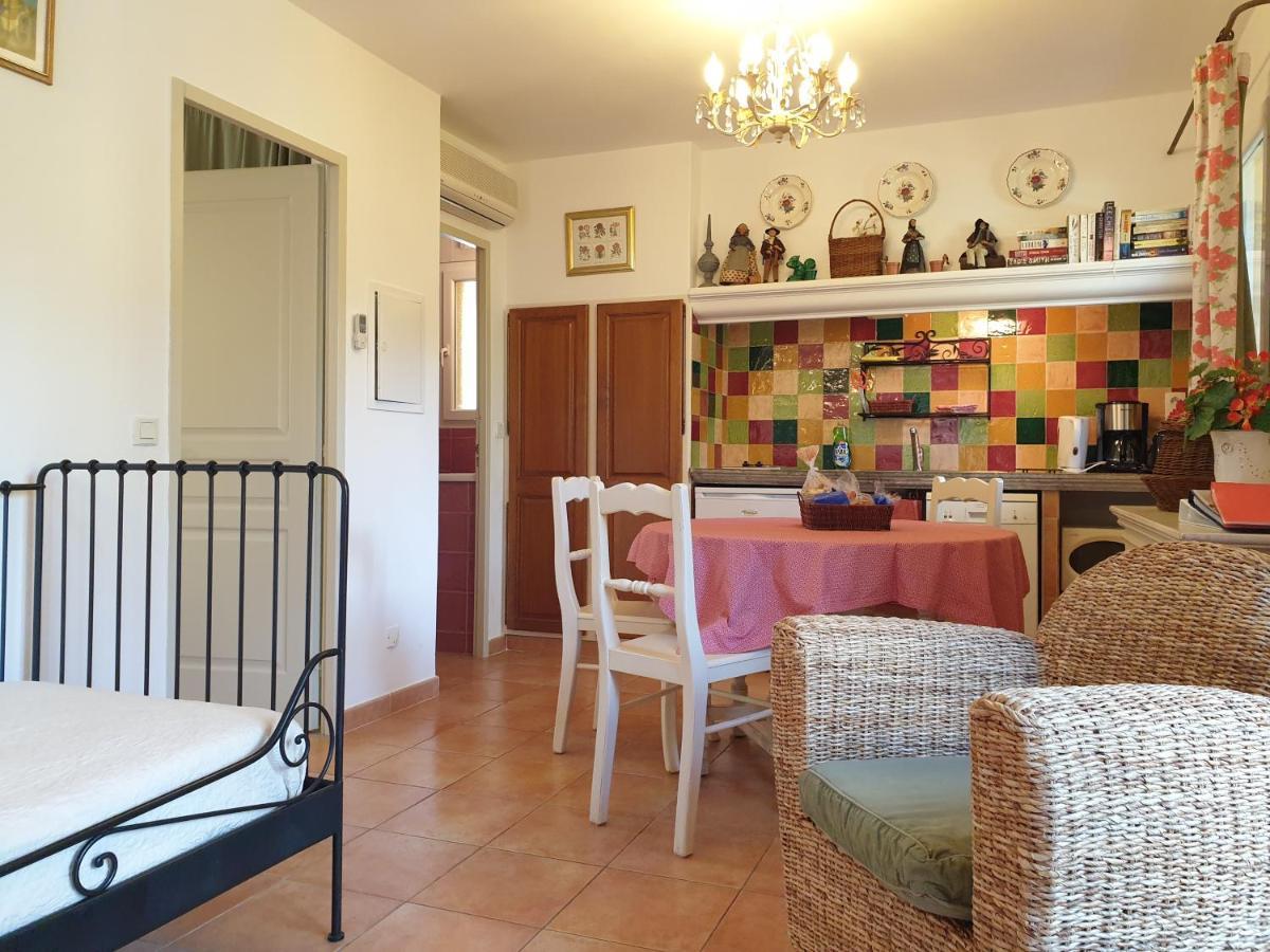 Residence A Merula Calvi  Zewnętrze zdjęcie